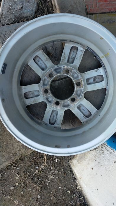 Продам диски на ленд крузер