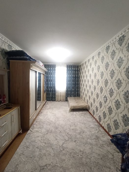 3 xonalik kvartira sotiladi remonti zur 10 mkr