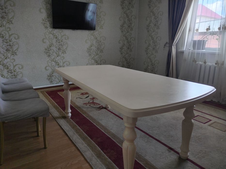 Стол гостиная большой