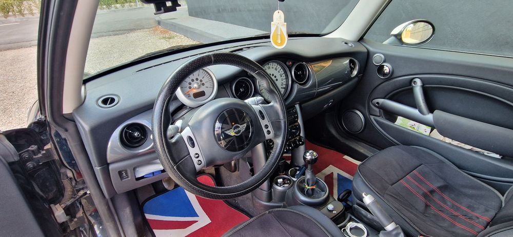 Mini Cooper R50, 2004