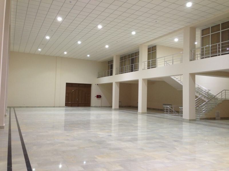 Сдаётся в аренду просторное коммерческое помещение