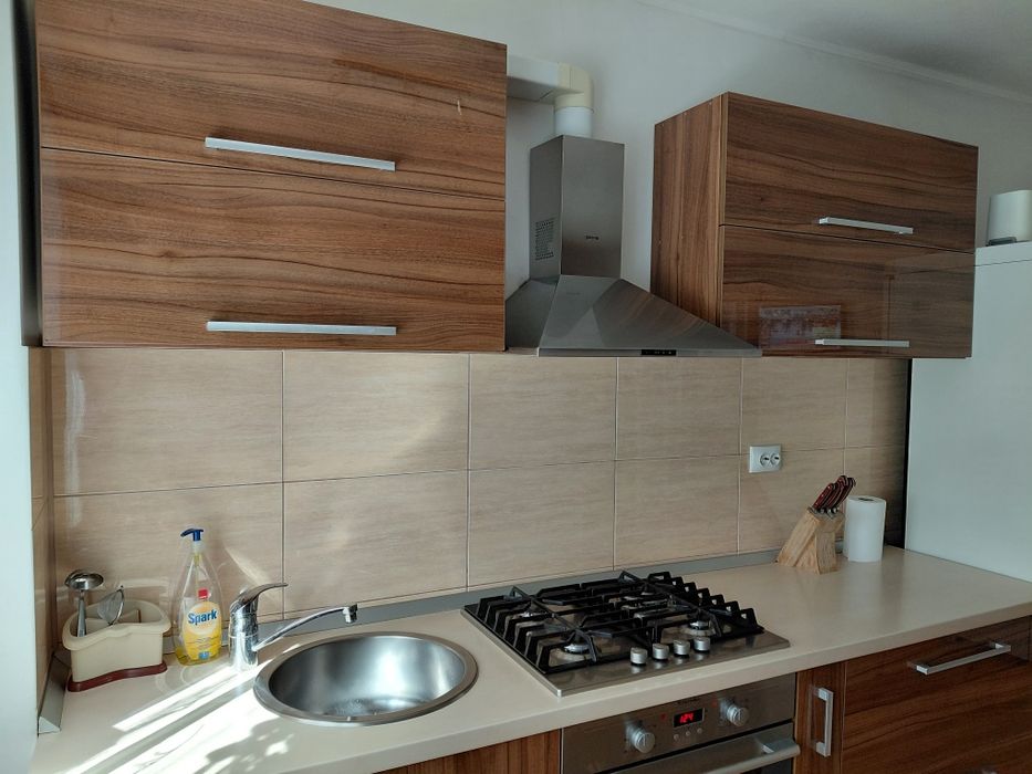 Mobila bucatarie cu fete mdf lucios