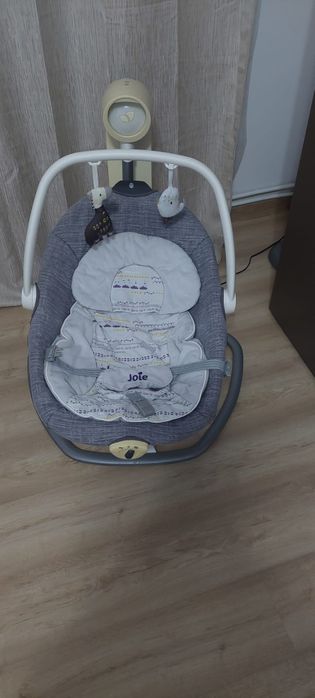 Vând balansoar electric bebe