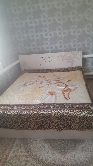 Продам кровать с матрасом