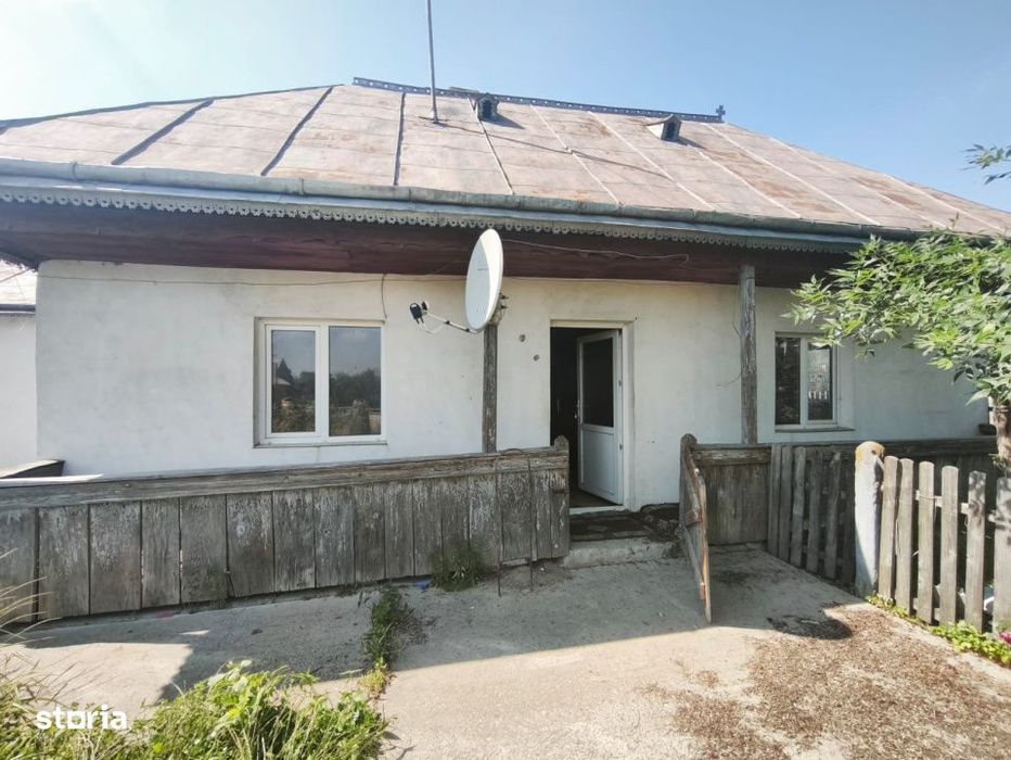 Casa + teren 900 mp, 20 ml deschidere la E85, zona Danila, Suceava