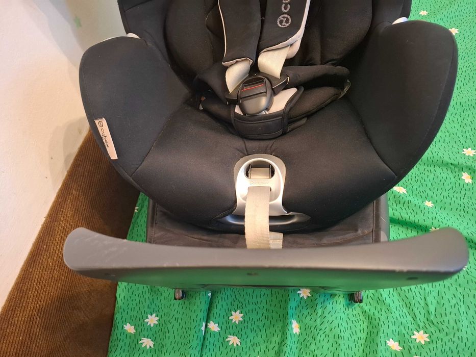 Детско столче Cybex Sirona с база (61-105см) и приставка за бебе