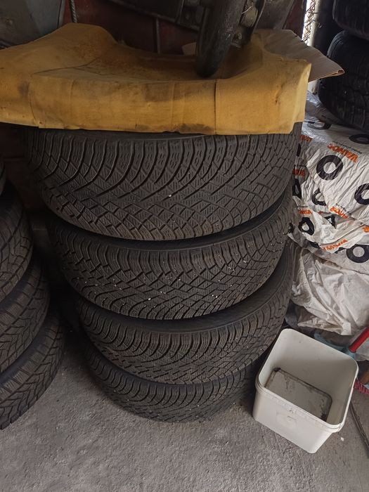 4 броя зимни 235 50 19 дот 22 Nokian