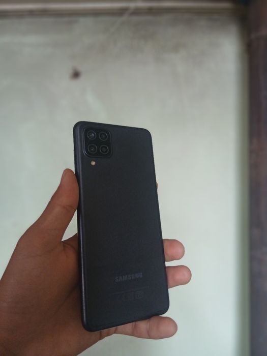 Samsung A12 ishlatilgan yaxshi xolatda sotiladi