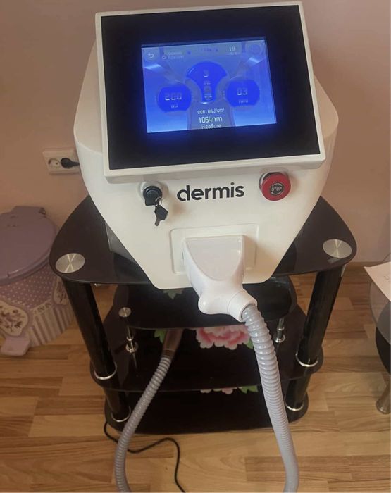 Laser pentru îndepărtarea petelor, tatuaje și pentru peeling cu carbon