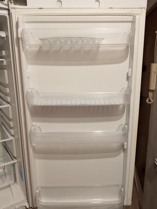 Холодильник Indesit BIA 18 белый