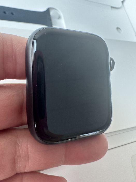 Продавам Apple Watch 6 44mm неупотребаван