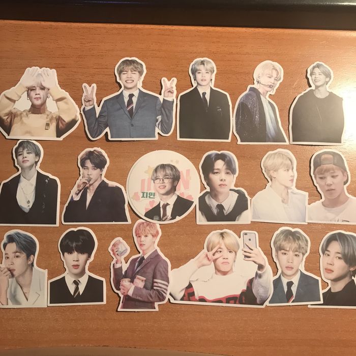 Продам наклейки с Пак Чимином