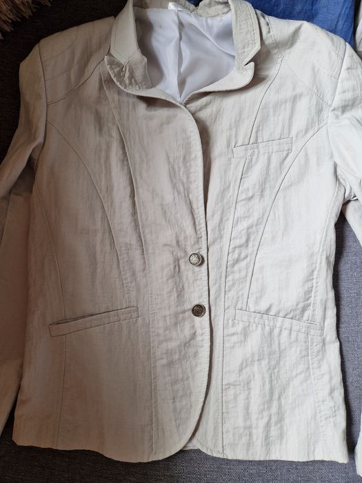 Мъжки костюм. Подходящ и за абитуриентска.