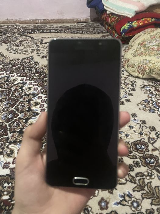 samsung gelokcy A7 sotiladi 400000 som