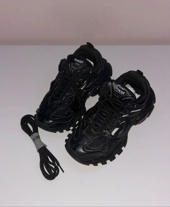 *NOU* Balenciaga Track