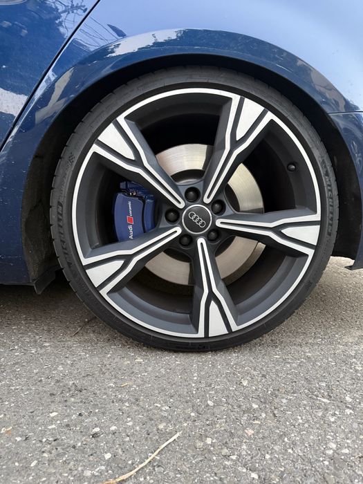 Audi A4 B9  S-line quattro