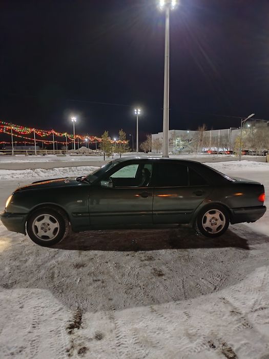 Продам мерседес 210й 1997гв. Объем 2.3 акпп