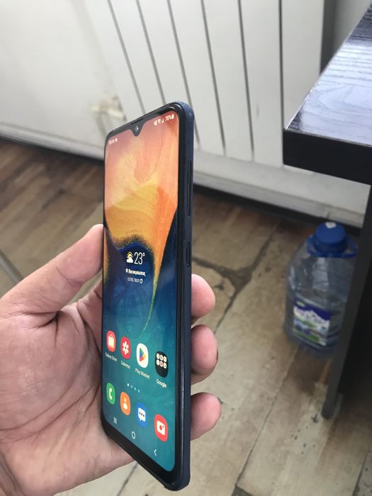 Iphone 7 plus va Samsung A20 sotiladi xolati ideal aybi yo’q