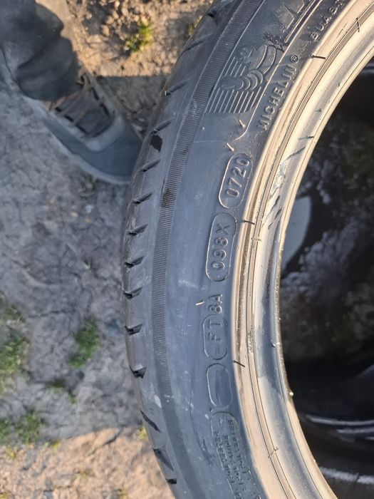 Vand 2 anveloe 225 45 17 michelin bune de vara  dot 2020