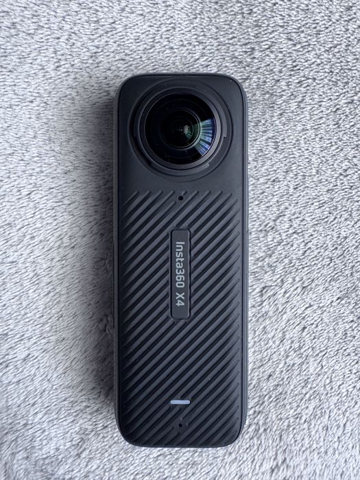 Camera de actiune Insta360 X4
