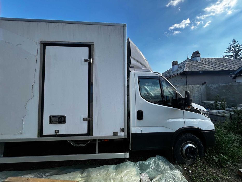IVECO DAILY 70C16H 3.0 Diesel – BOX IZOTERM 5.2m – DOAR 300 KM (Nouă, 2023)