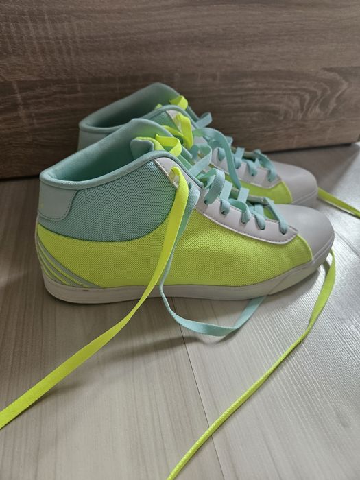 Adidas NEO обувки с 2 цвята връзки