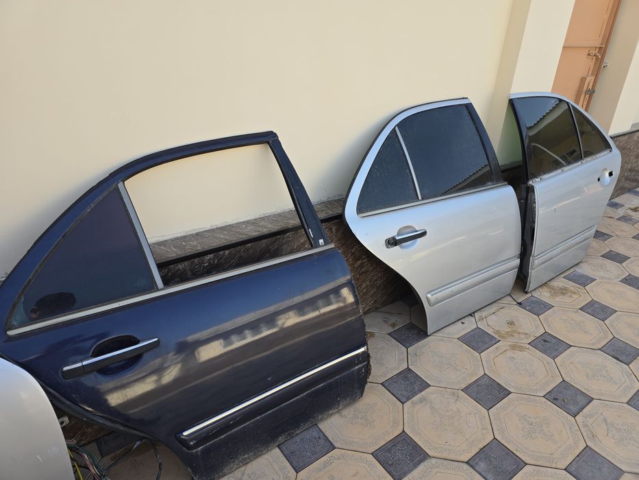 Мерседес W210 дверь
