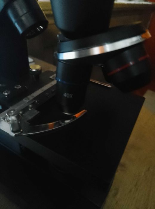 Продавам микроскоп Bresser