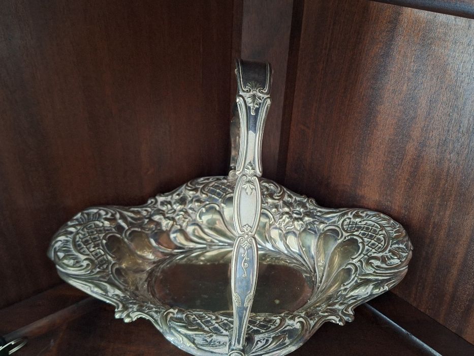 Дълбоко посребрени прибори свещния фруктиера