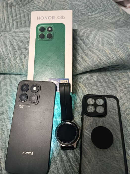 Продаются Часы Samsung оригинальные и телефон