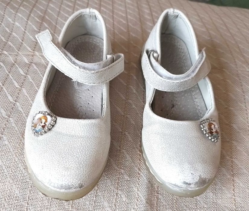 Пантофки/обувки за момиче 23номер