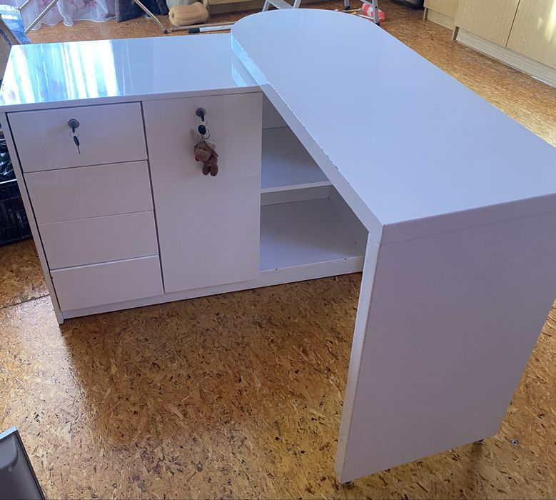 Smart прибиращо се бюро