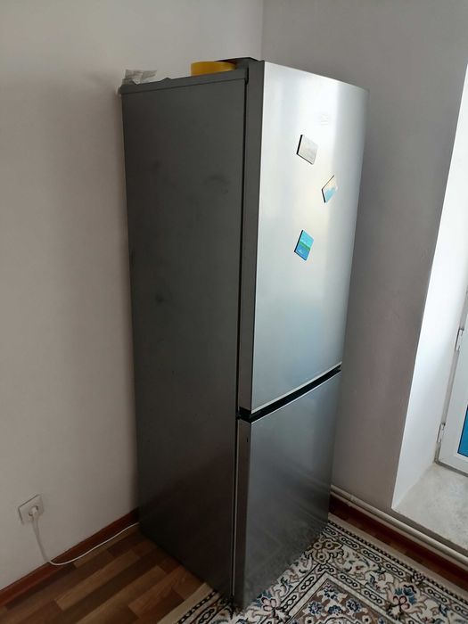 срочно продаю холодильник BEko