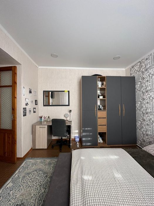 Продам два дома с гаражом.