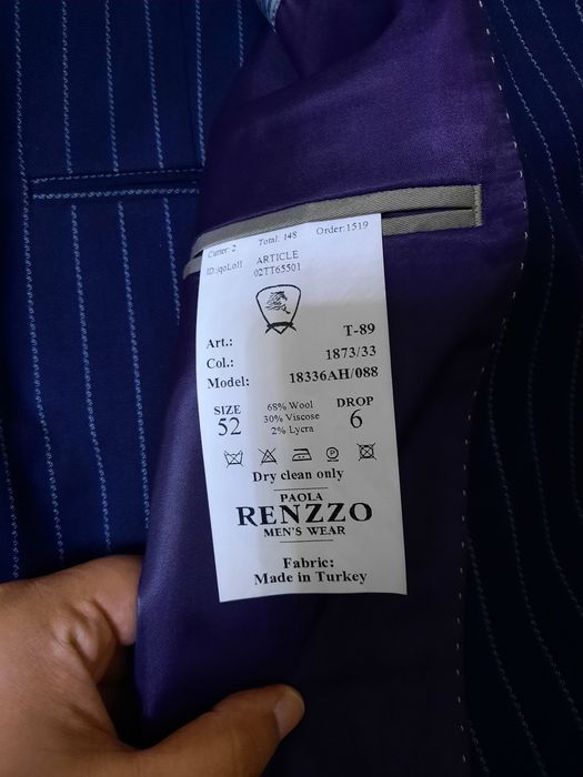 Классический костюм с галстуком