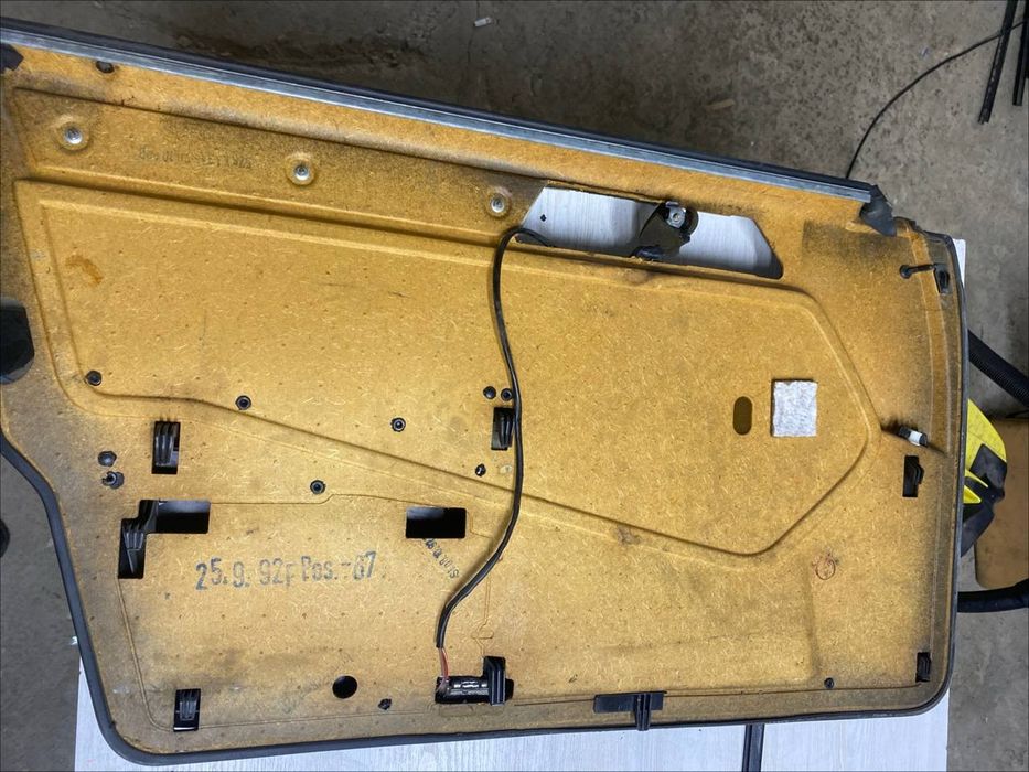 Мерседес W124 Эшик обшивка. Дверные карты Мерседес W124