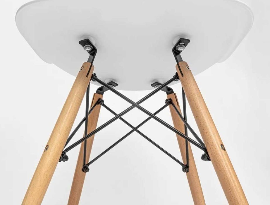 Стулья Eames 81x46x39 см белые новые