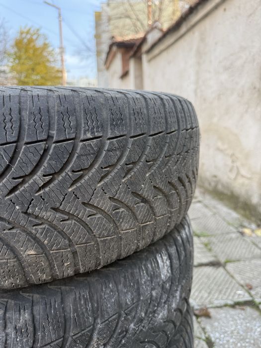 215 60 16 MICHELIN дот1812 зимни