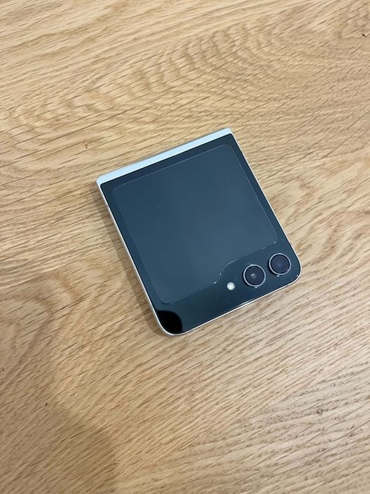 Телефон   Samsung flip 5