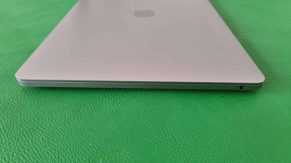MacBook Pro M1 13 8/256 макбук