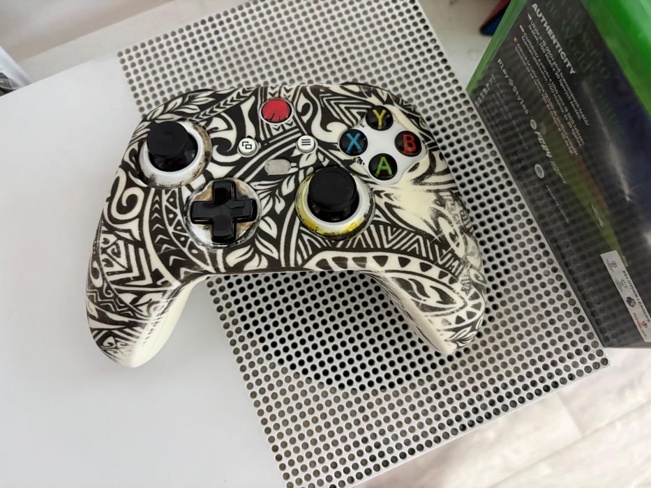 Xbox one S 1 tb storage cu jocuri si cont de fortnite