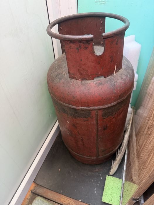 Пустой газовый балон