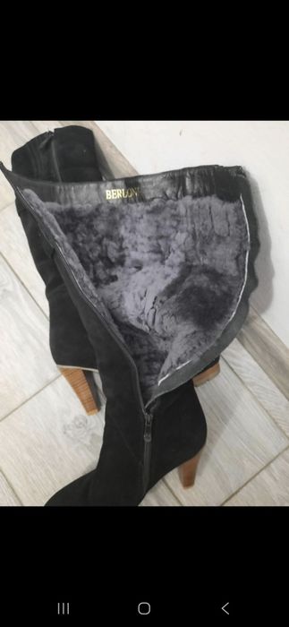 Натуральные замшевые сапоги