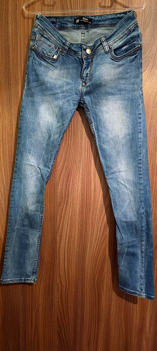 Дамски дънки размер 29