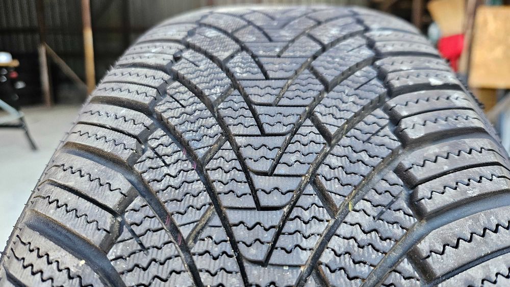 2x Anvelope iarna Rockblade IceCruiser I | 205/60 R16 92H | profile ~ 7.5 mm | DOT: 1825