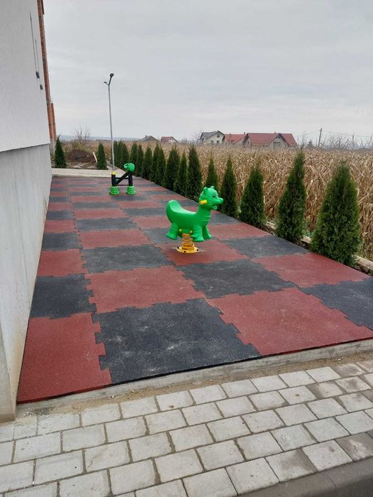 STOC !!! Dale Cauciucate  in forma de Puzzle patrat