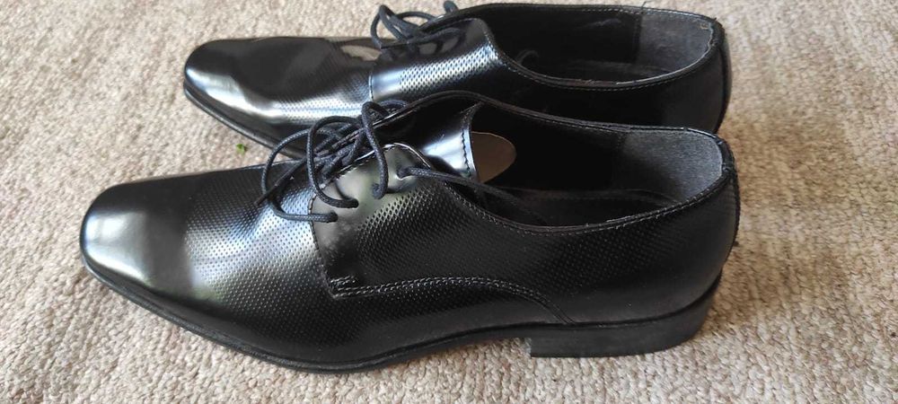 Pantofi noi, "giam's" nr40, pt barbati