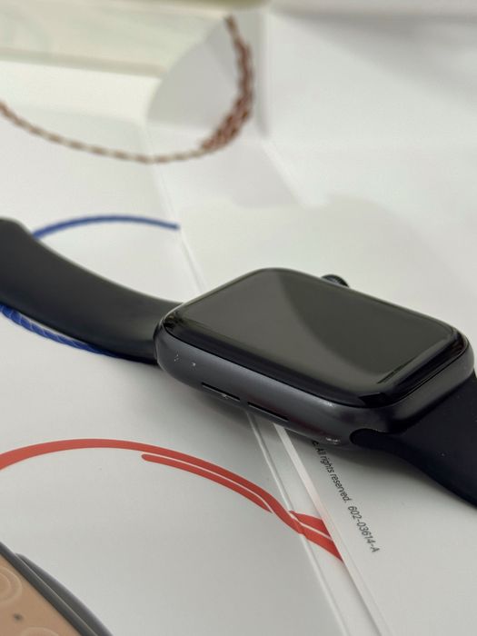 Продаю Apple Watch SE 44 mm