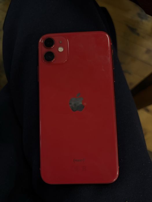 iphone 11 червен