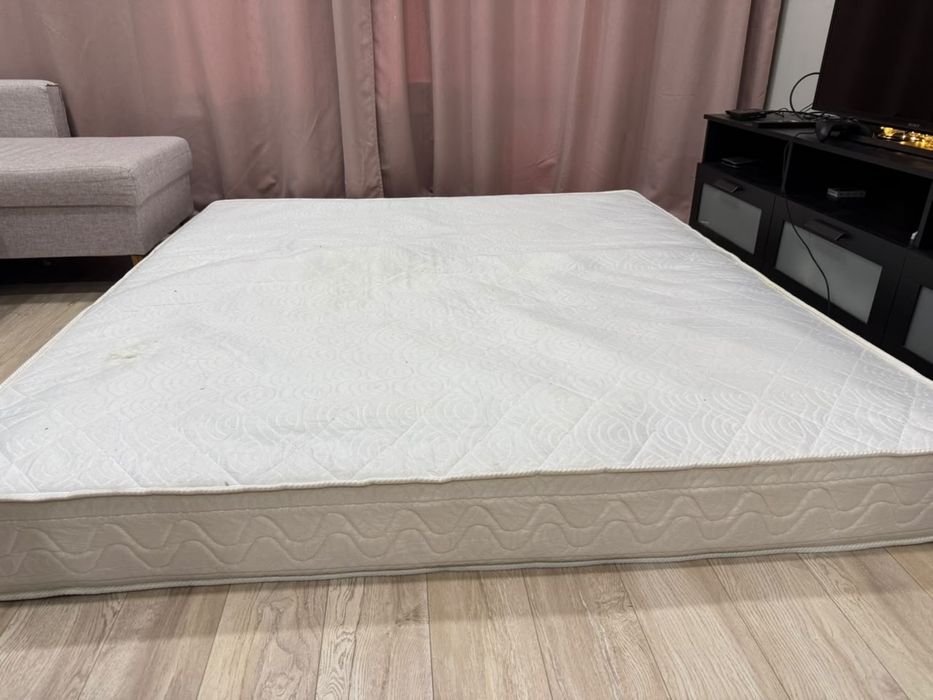 Матрац отдам даром 180/200